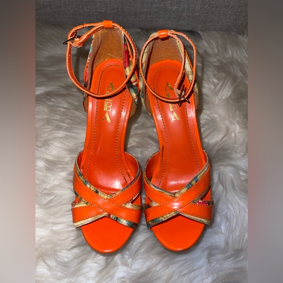 NWT
Alba
Orange Print Selina Heel/ Wedges - Picture 9 of 16